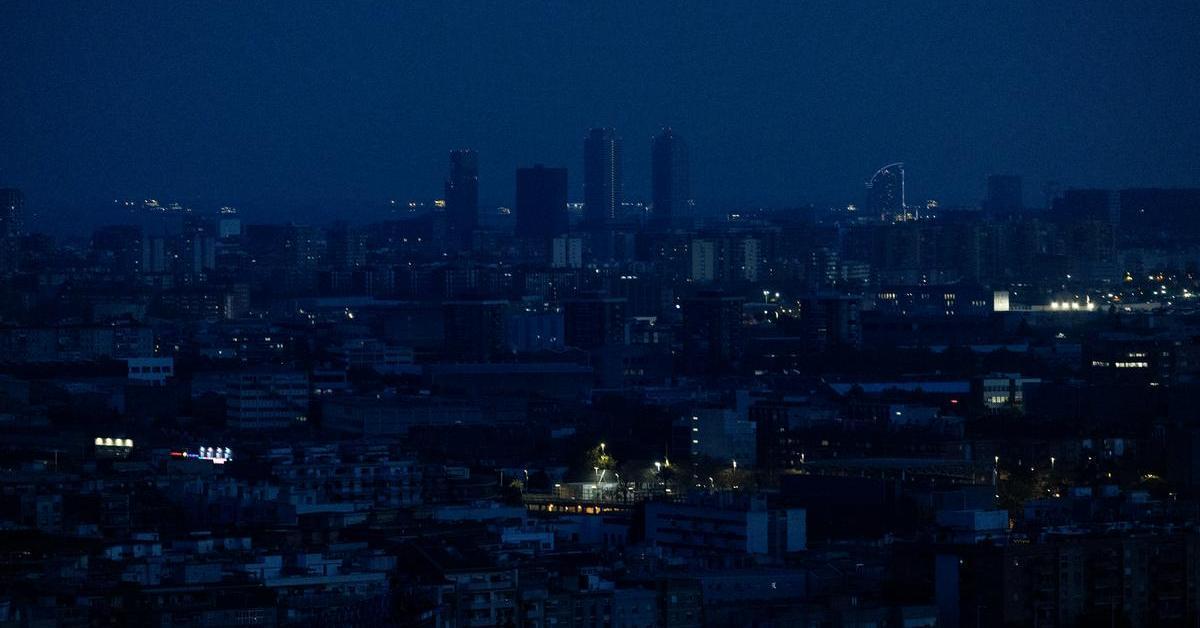 Shutdown Cause: Flying Waterfall, Not Renewables