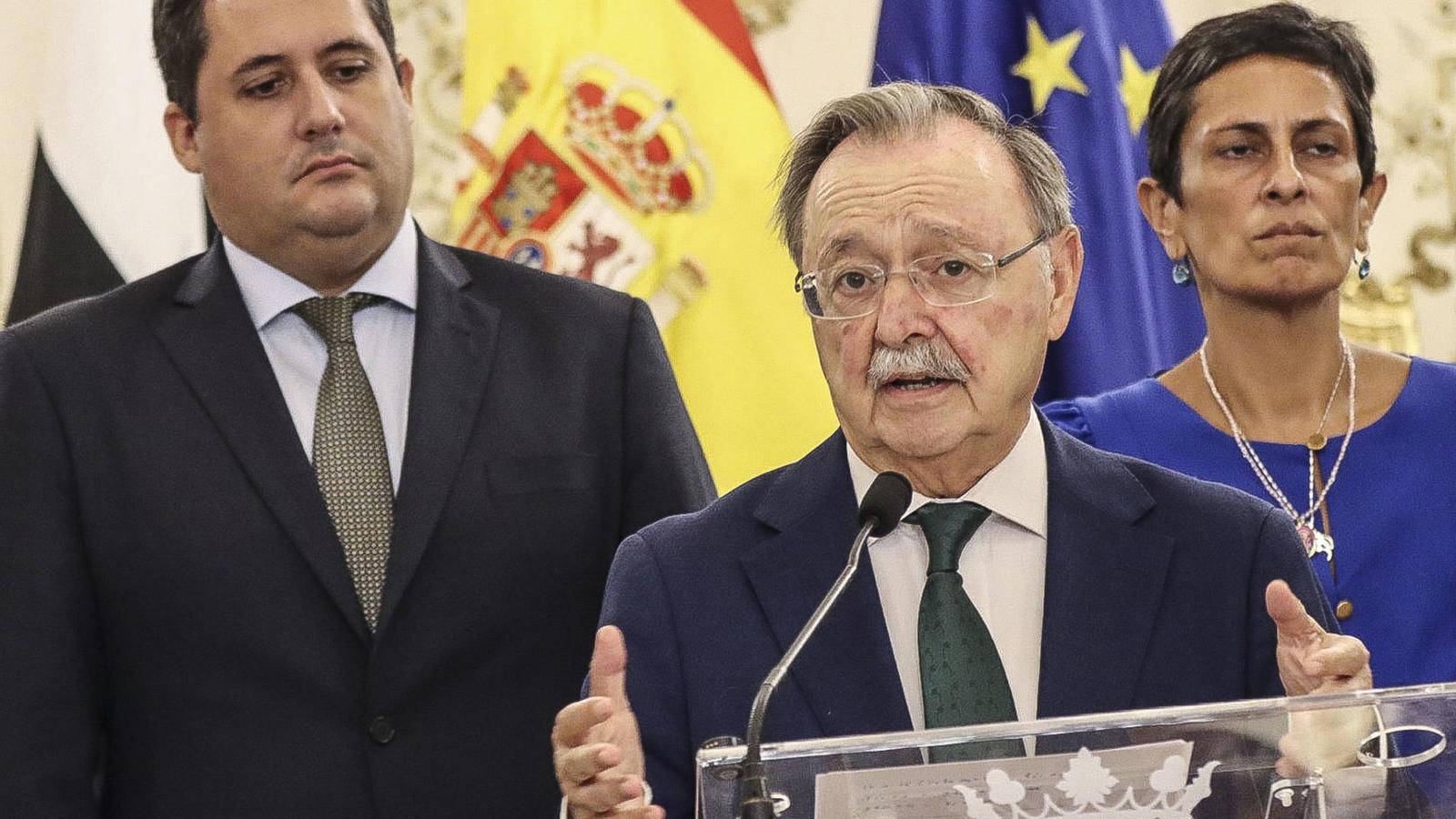 The president of Ceuta, Juan Jesús Vivas, in an appearance in full migratory crisis