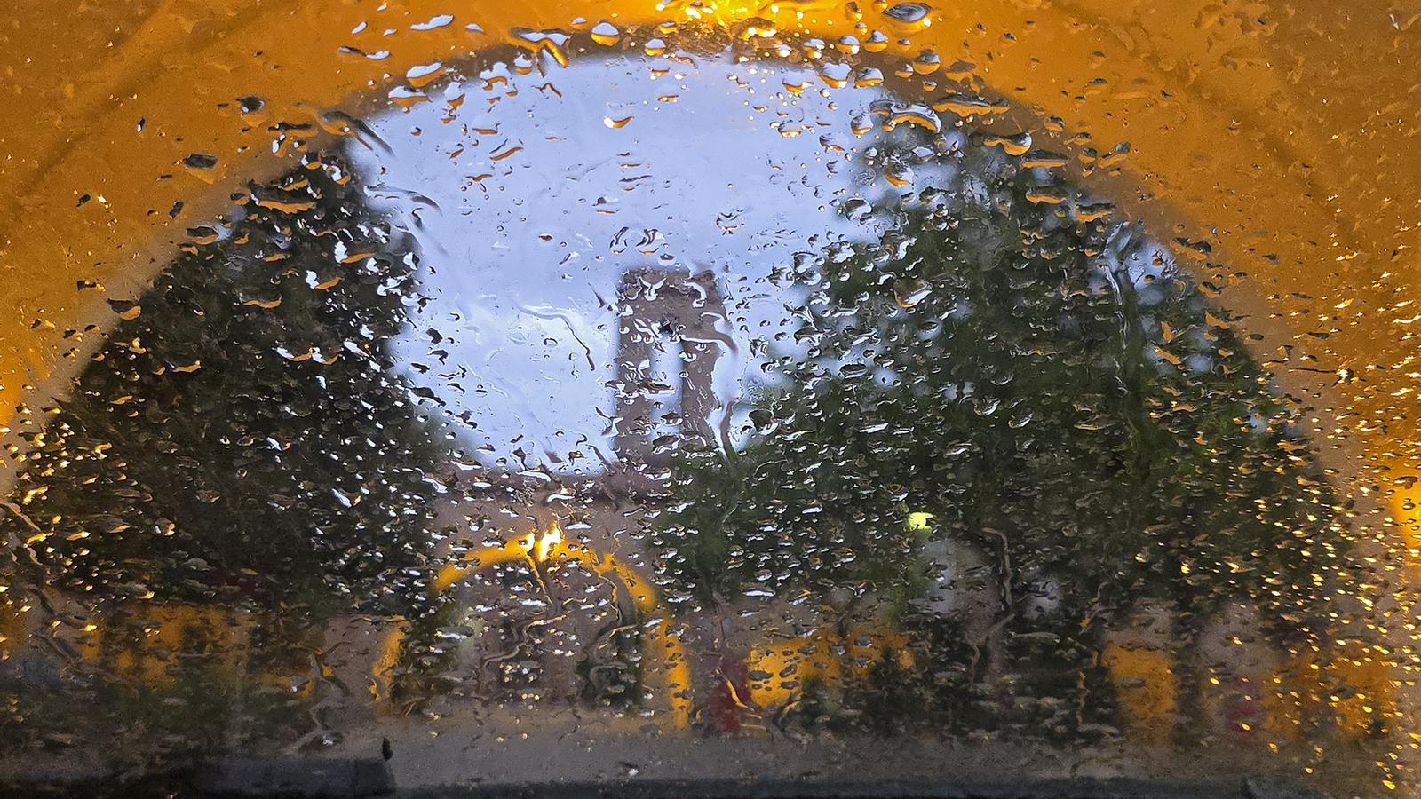 El lunes la lluvia podría caer con ganas en las Terres de l'Ebre y en el Pirineo.