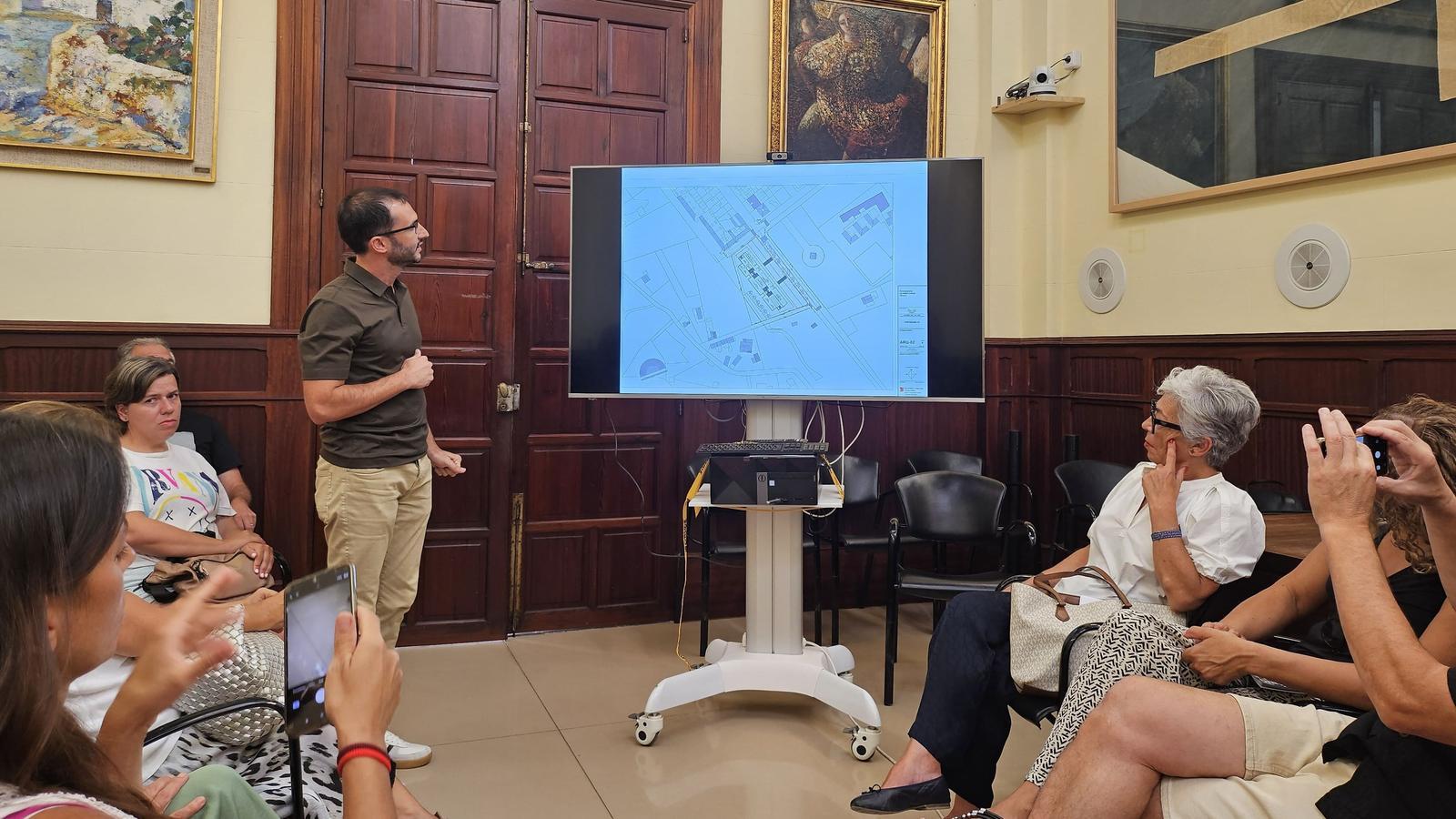Präsentation des Vorentwurfs des Alcudia CIFP-Jungen.