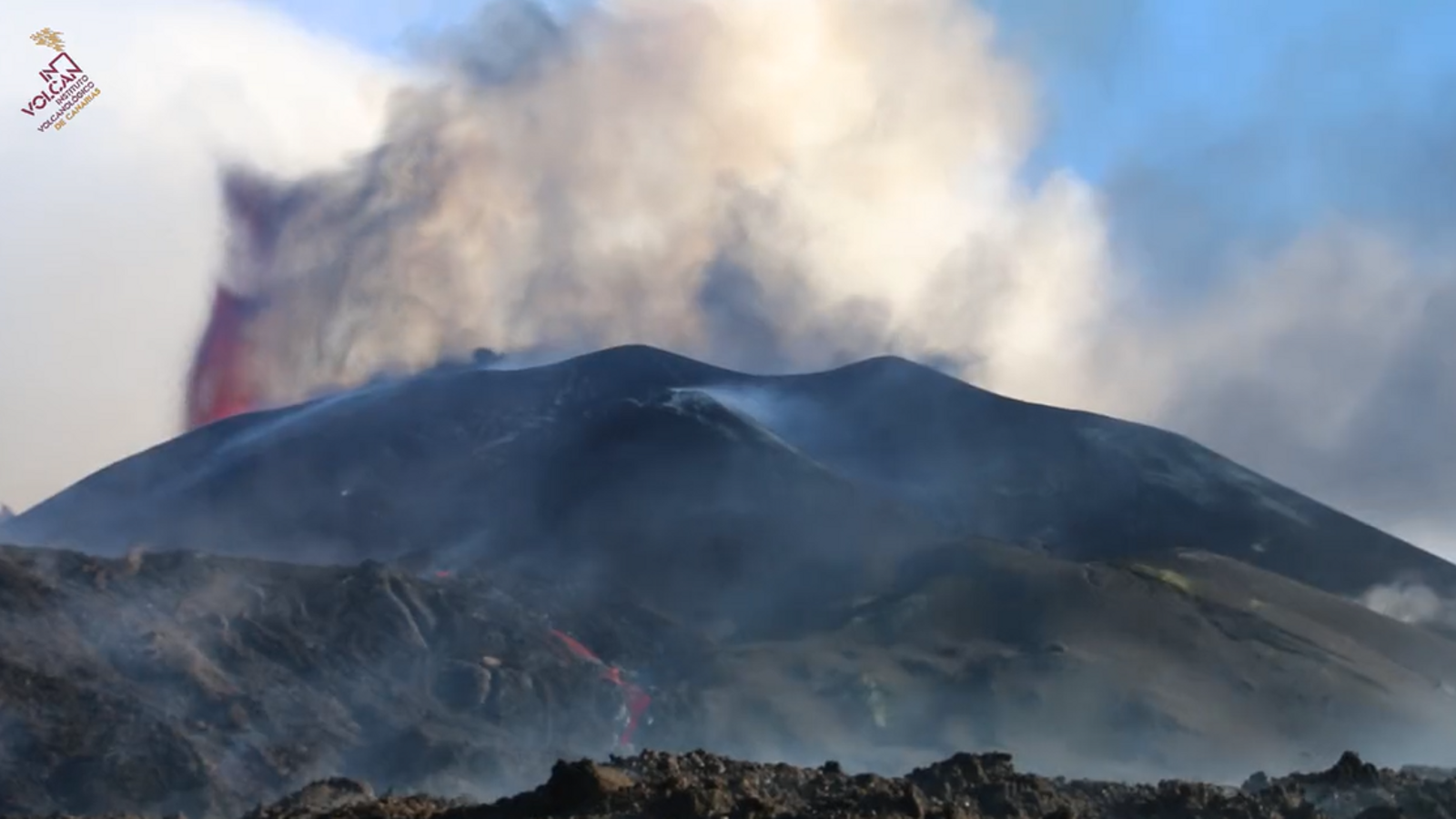L'activitat del volcà de La Palma en una imatge d'aquest dijous de l'institut Involcan