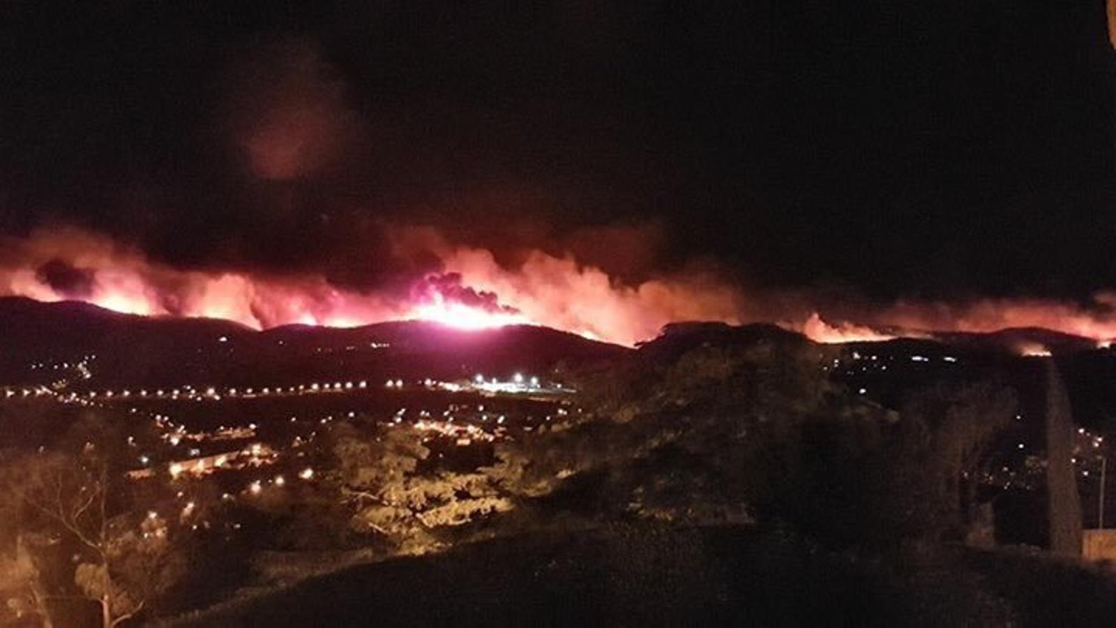 L'incendi a Bormes-Les-Mimosas