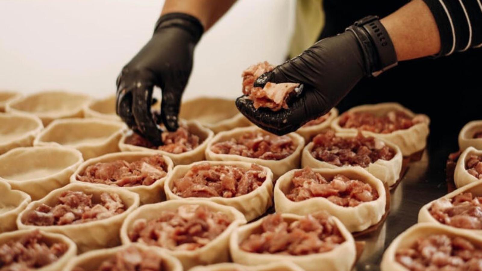 Omplint panades mallorquines