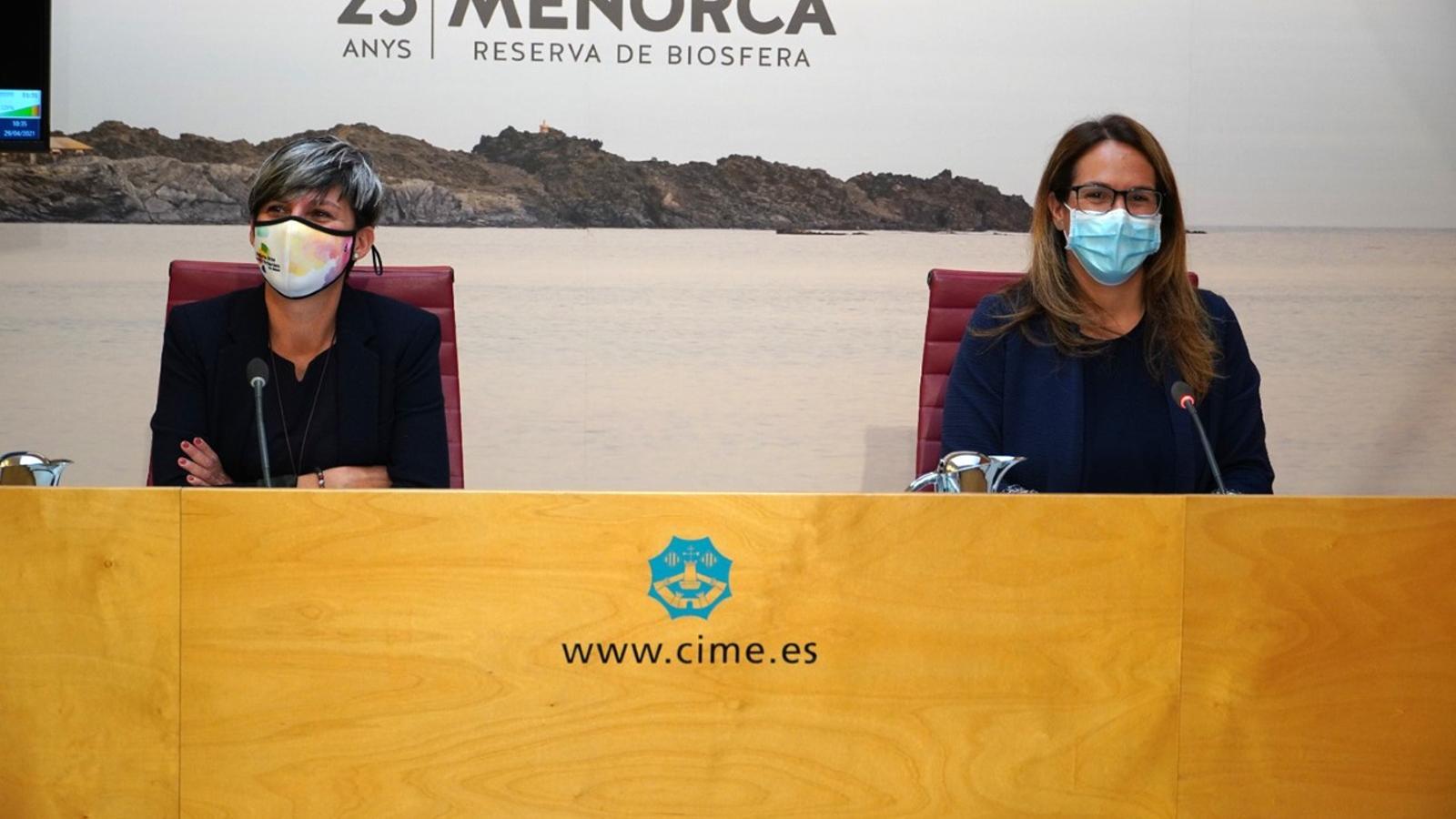 Els responsables turístics de Menorca a la roda de premsa de presentació de la campanya.