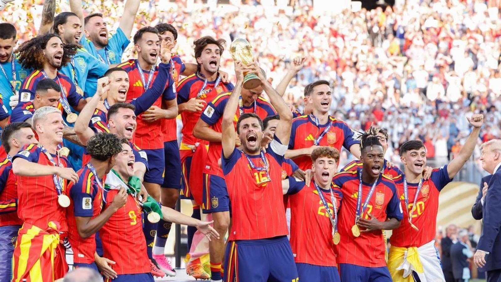 Spanish national team players with the World Cup trophy.