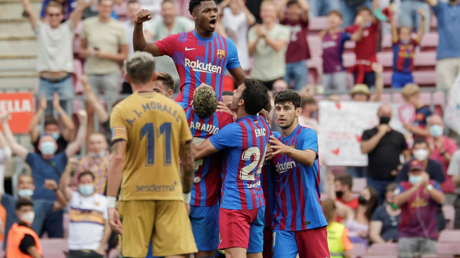 Ansu Fati celebrant el seu gol amb els seus companys