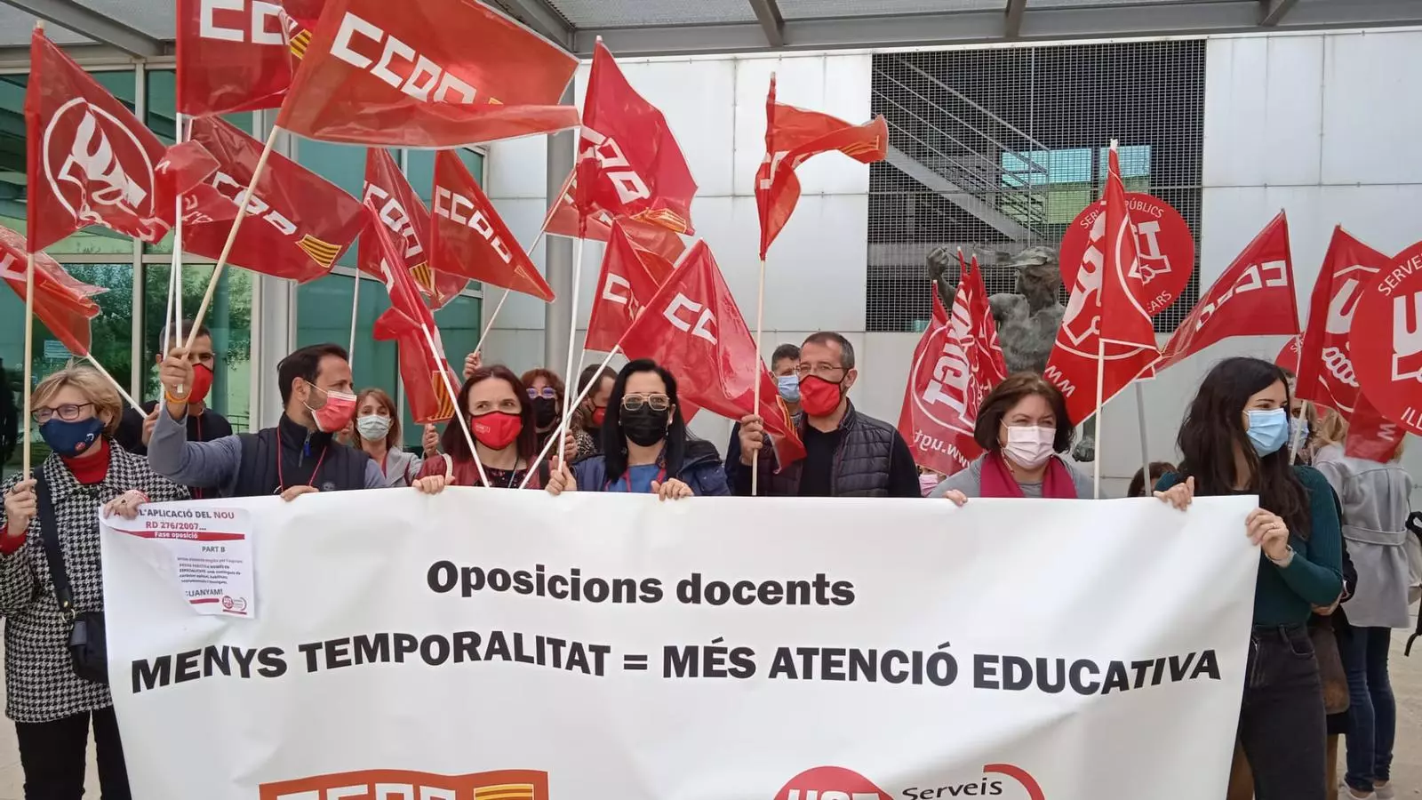 Imatge de la concentració, aquest dimarts a la Conselleria d'Educació.