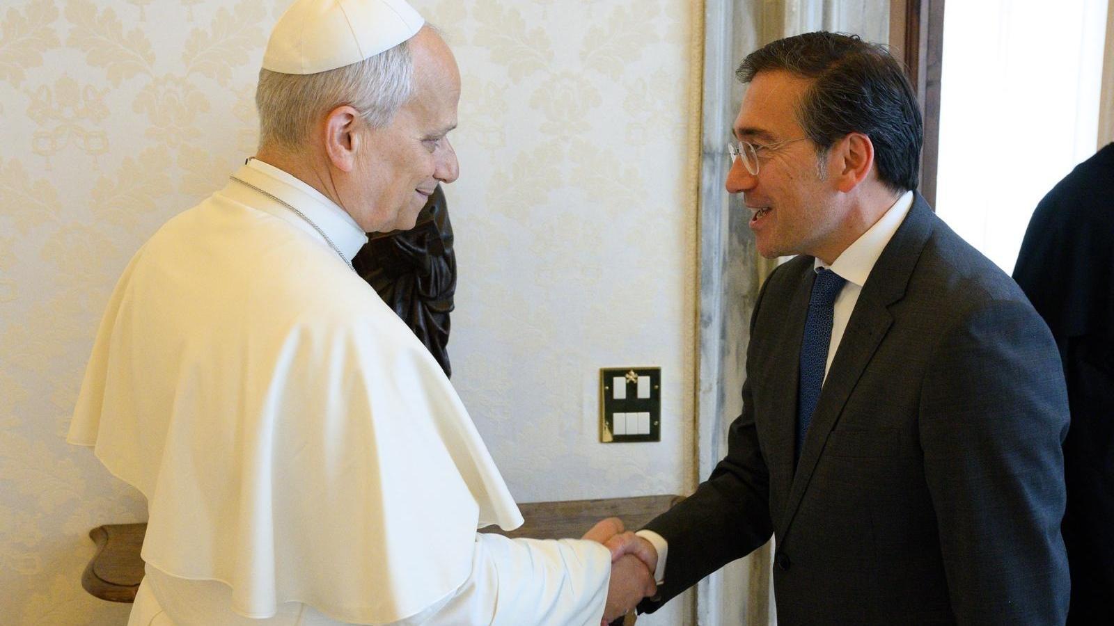 Pope Leo XIV, with the Spanish Minister of Foreign Affairs, José Manuel Albares.