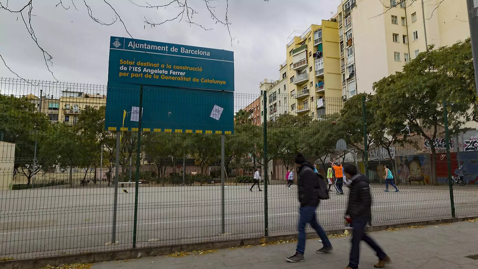 El solar on es construirà l’edifici definitiu de l’Institut Angeleta Ferrer