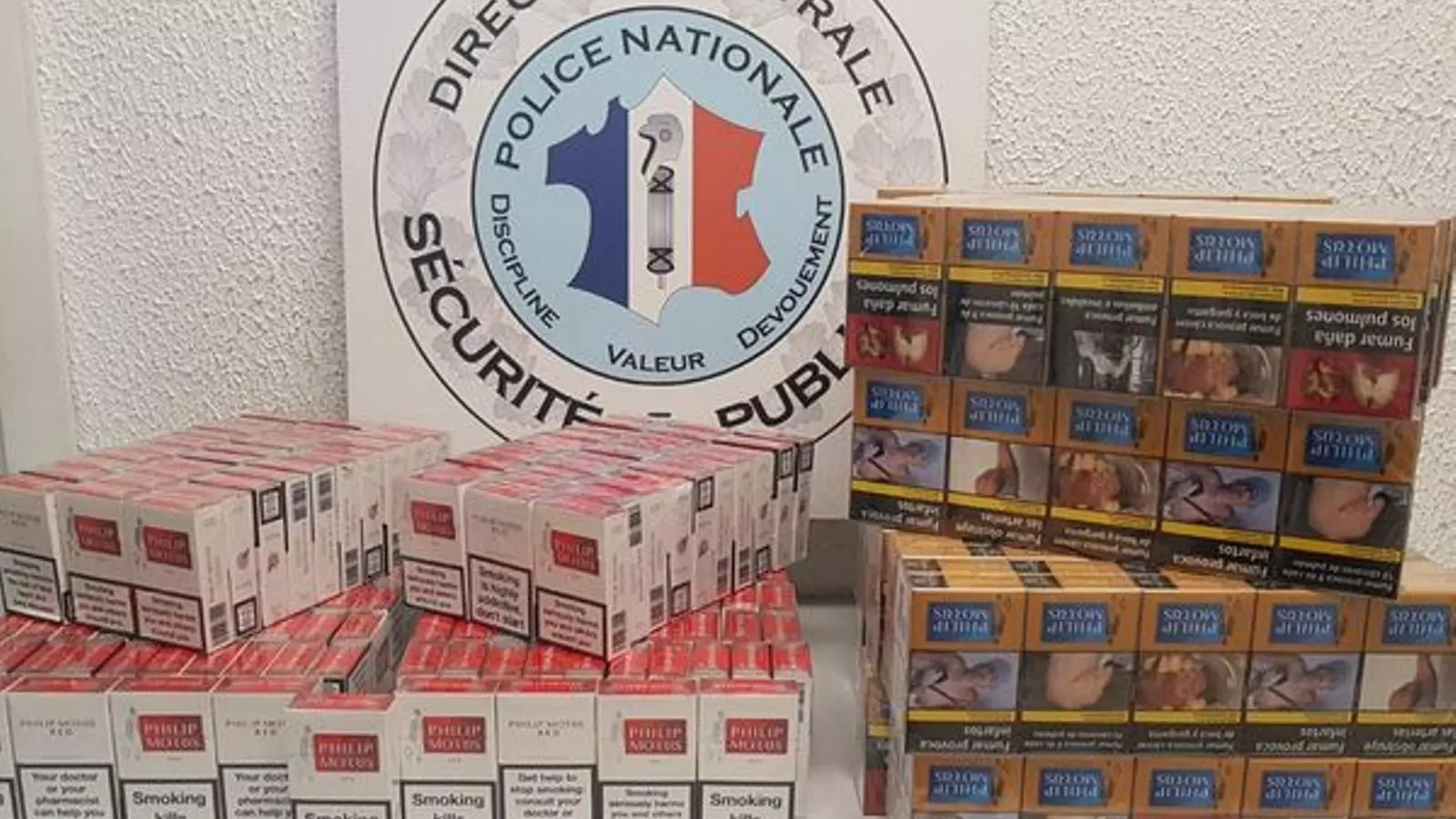 Tabac de contraban trobat en un comerç francès.