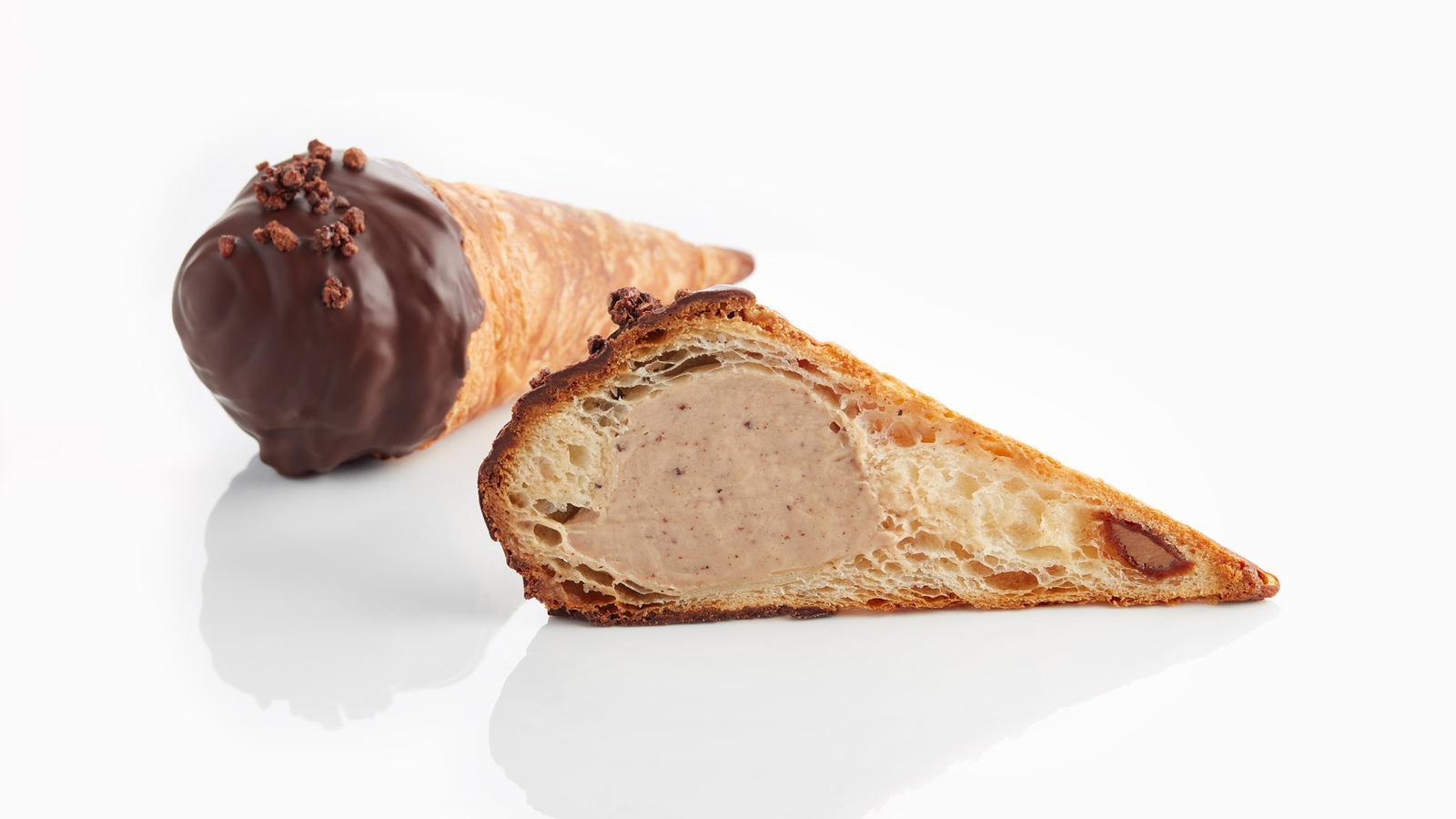 The pastry shop L'Atelier Barcelona makes croissants filled with chocolate, in the style of Neapolitans