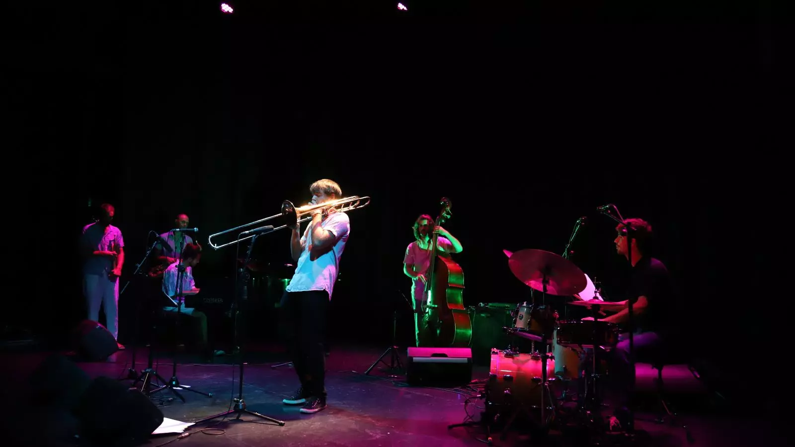 El grup Pep Garau Sextet, durant el concert en el Teatre del Mar en el marc del Palma Jazz Festival.