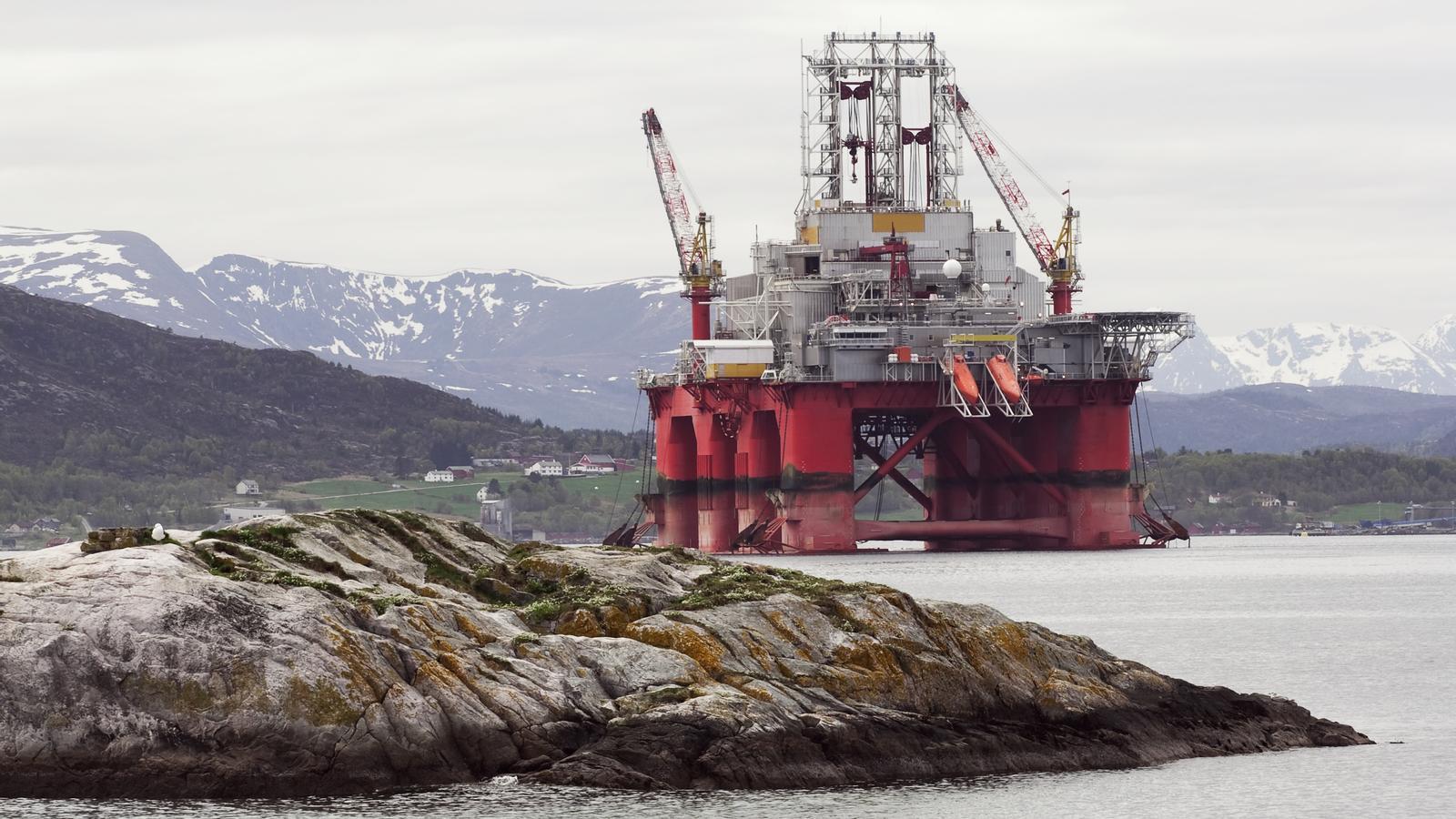 Plataforma petrolífera en un fiordo de Noruega en una imagen de archivo.