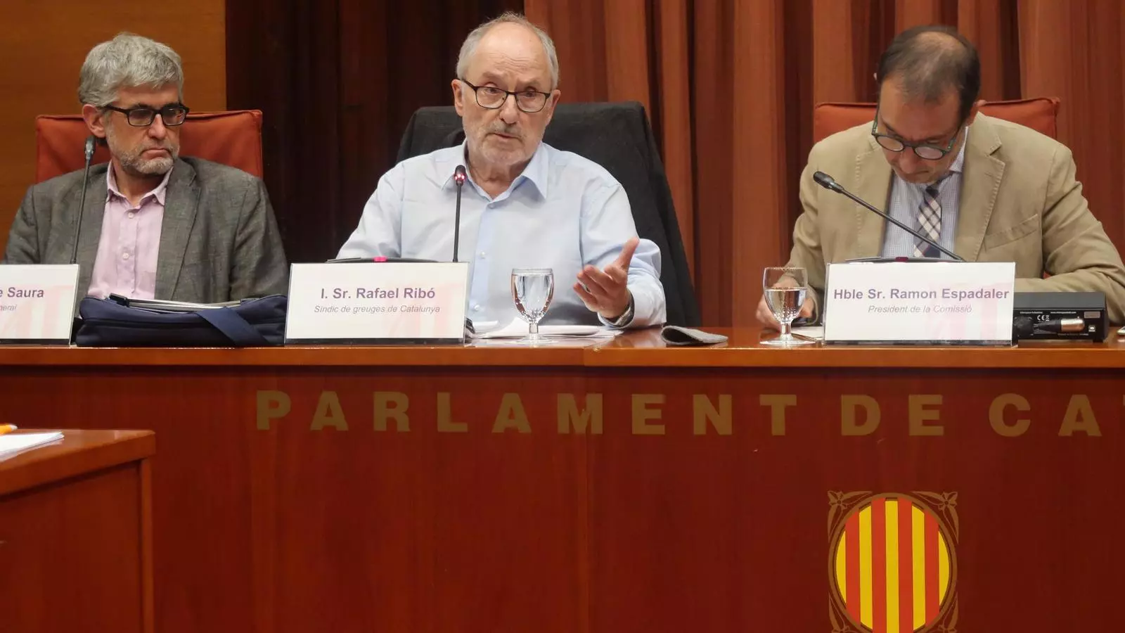 El síndic de greuges nega vincles amb la trama del 3% i acusa a Cs de "difamació"