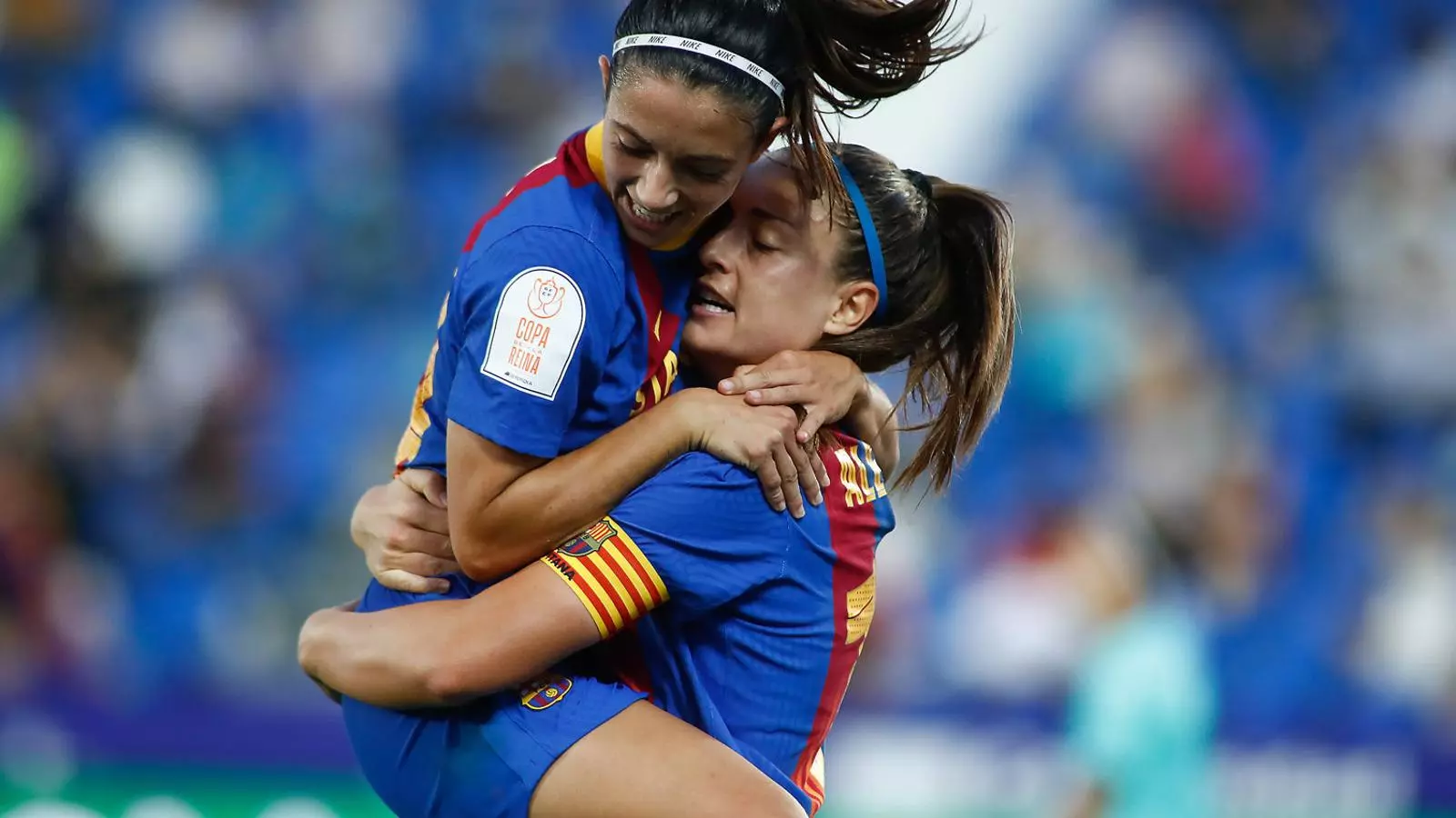 Aitana Bonmatí y Alexia Putellas celebrando el cuarto gol azulgrana que certificaba la Copa de la Reina.