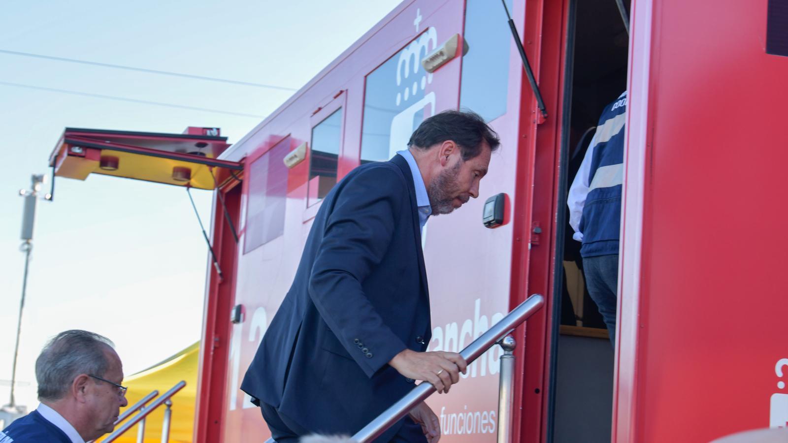El ministro de Transportes, Óscar Puente, en el lugar de mando donde se produjo el accidente