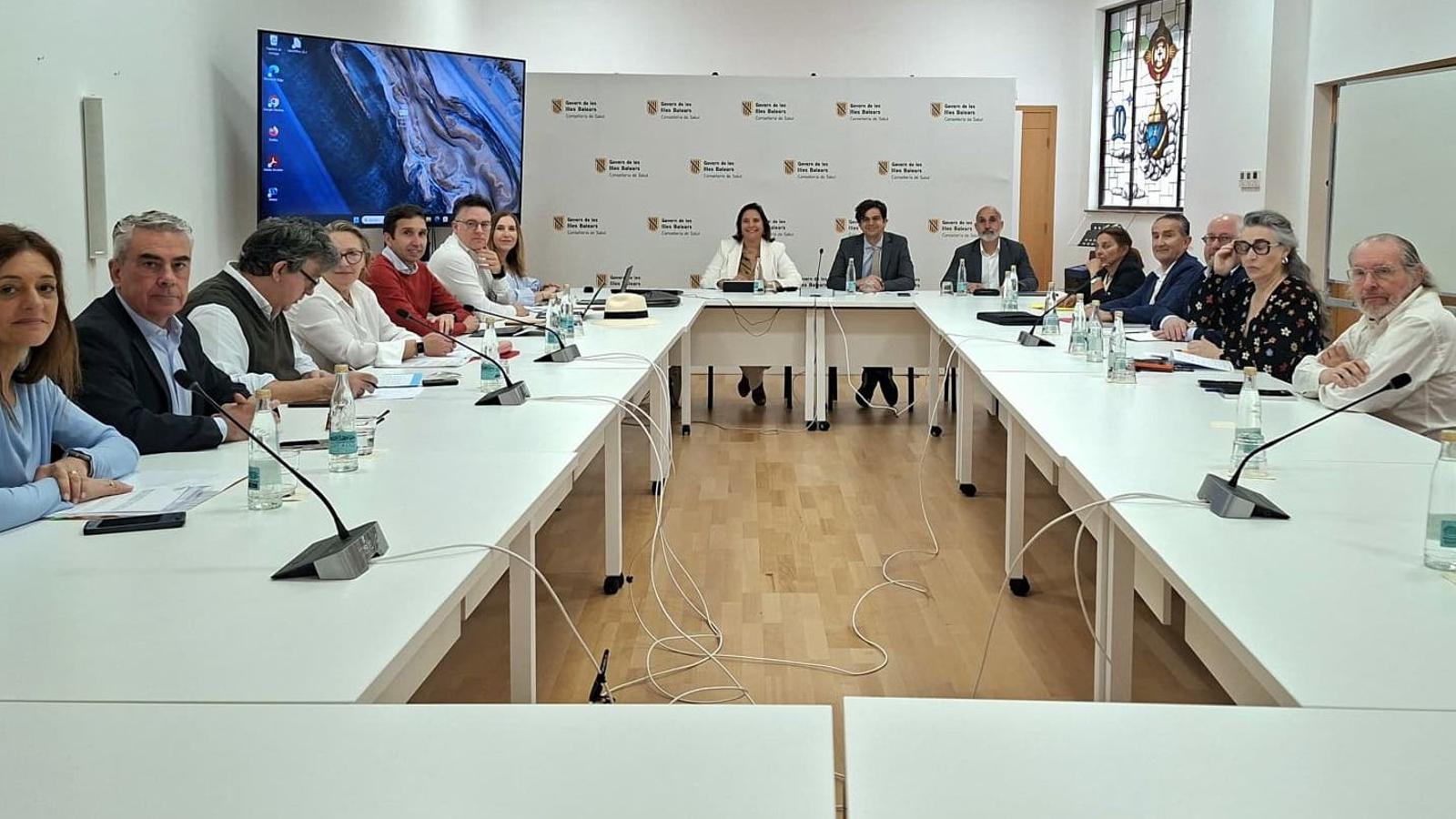 Renunió entre les parts implicades.