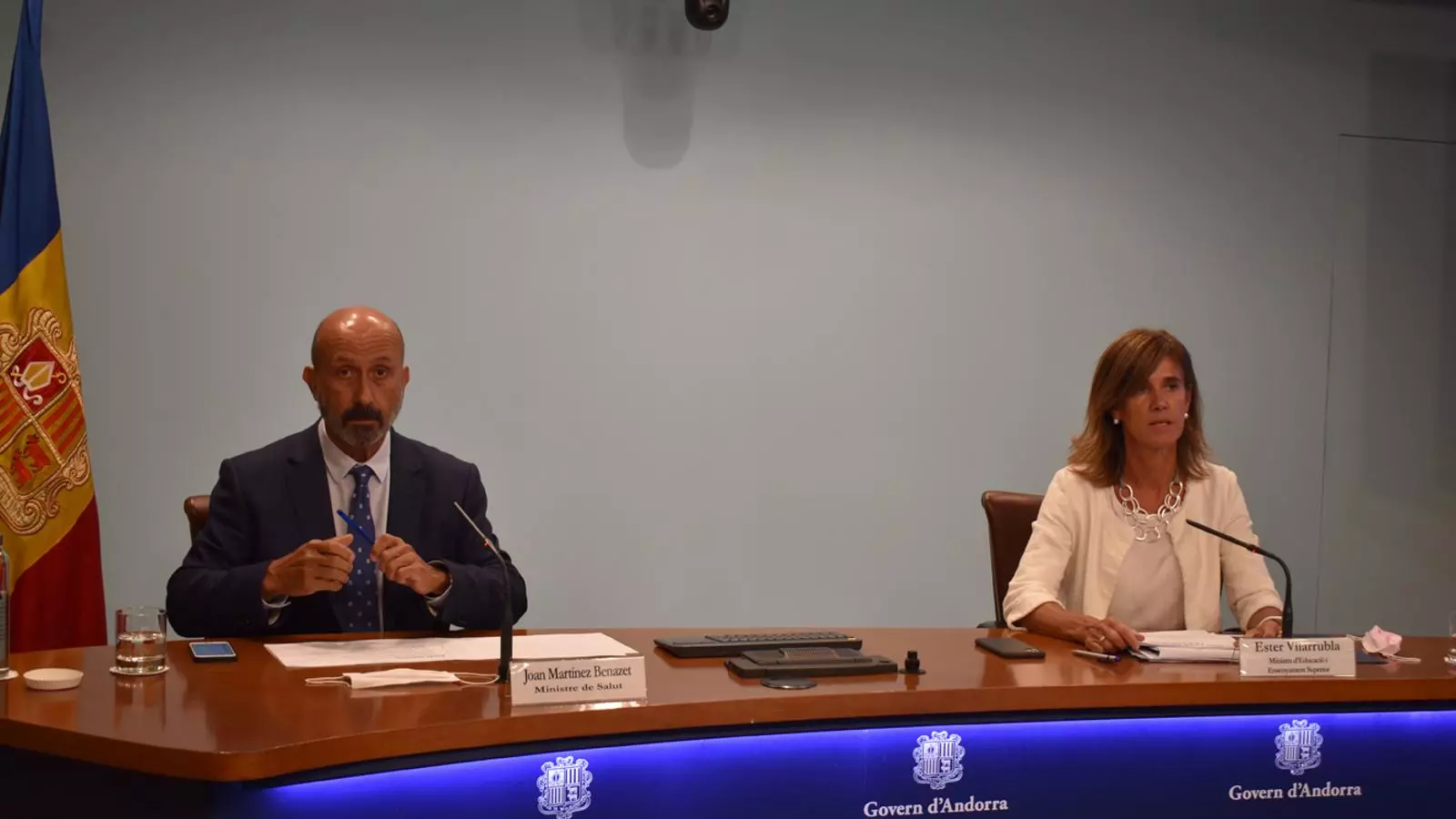 Els ministres Benazet i Vilarrubla durant la roda de premsa d'aquest dilluns