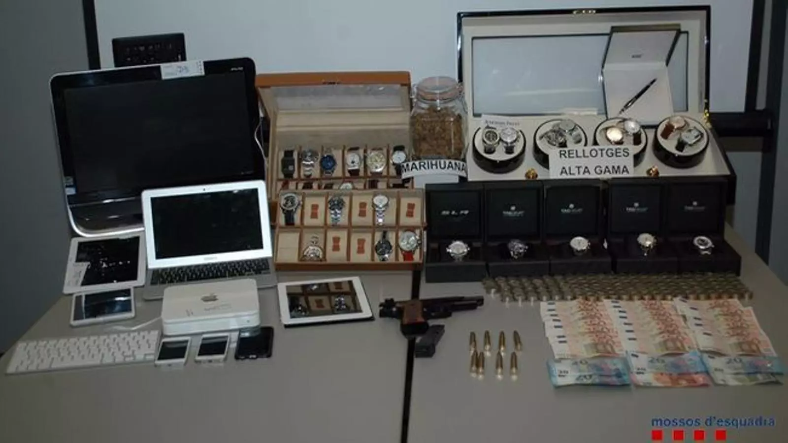 Material intervingut en l'escorcoll dels pares de la Nadia a Fígols / Mossos d'Esquadra
