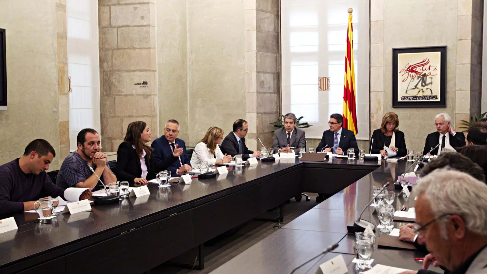 CIMERA EDUCATIVA El president Artur Mas i la consellera Irene Rigau van presidir la trobada amb CiU, el PSC, ERC, ICV, la CUP i el Consell Escolar.