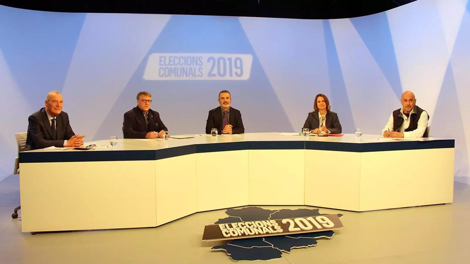 Miquel Aleix (Demòcrates+Indepepdents); Jordi Rubia (Terceravia+Indepepdents); Rosa Gili (PS+Independents) i Higini Martínez-Illescas (UxEE), moments abans del debat televisiu. / M. F.