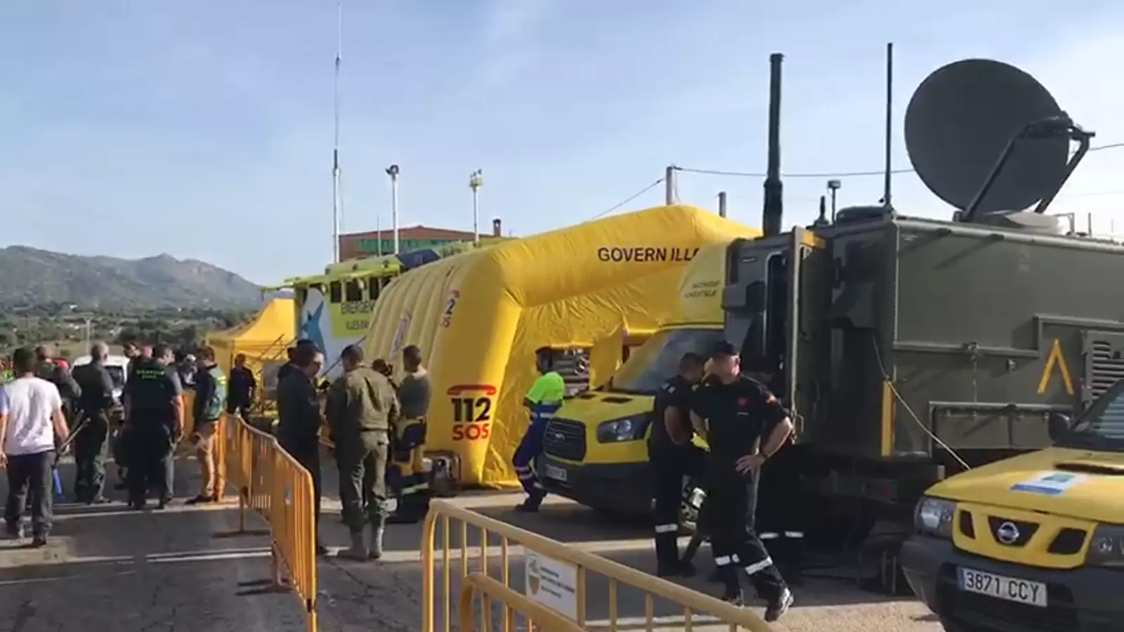 Gent arribant a Sant Llorenç
