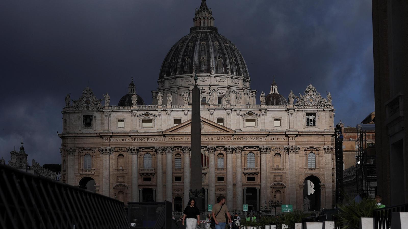 Vista de la basílica de San Pedro en el Vaticano