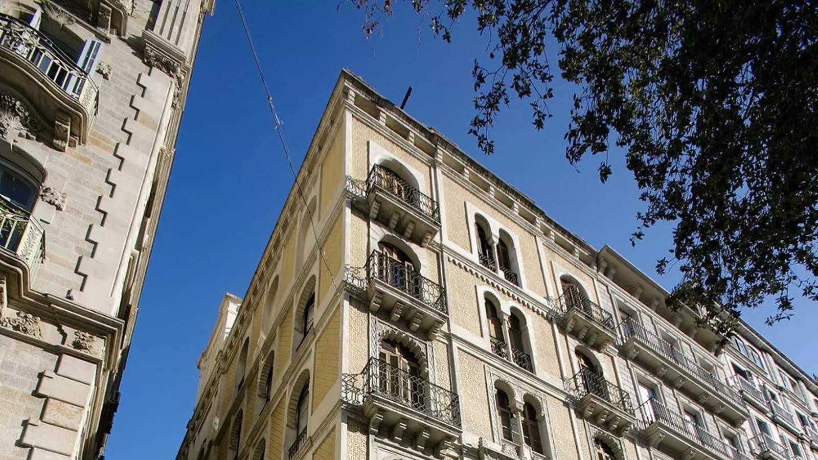 Una Barcelona de xeics i geishes