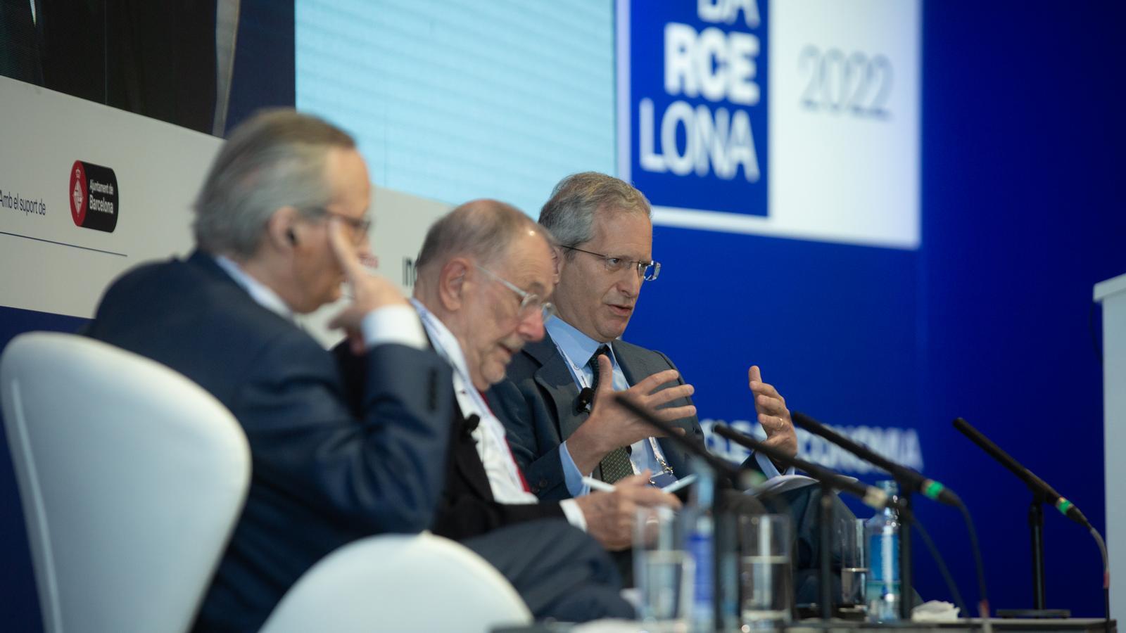 L'exministre Josep Piqué, l'exrepresentant de Política Exterior de la UE, Javier Solana, i l'exembaixador dels EUA a la UE, Anthony Gardner, al Cercle d'Economia.