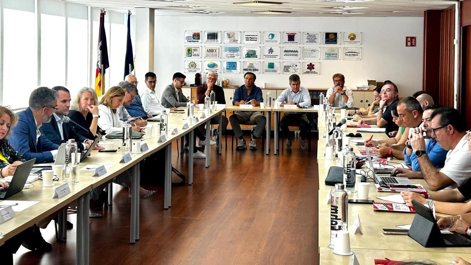 Reunión de la mesa negociadora del convenio de hostelería.