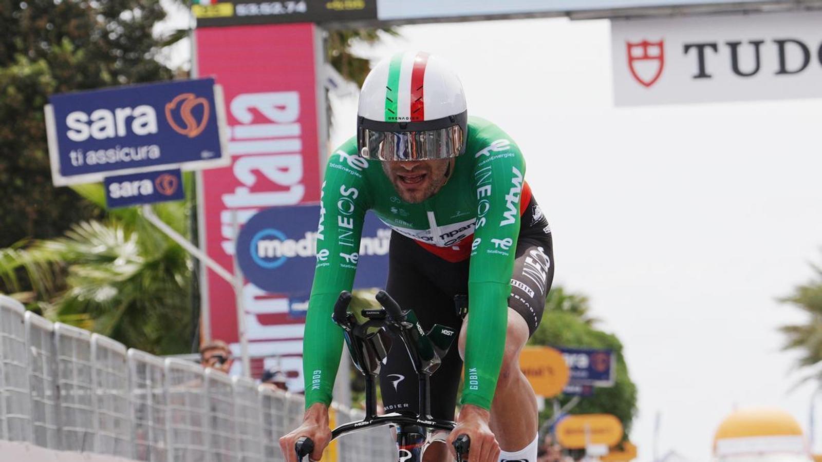 Filippo Ganna flies in the Giro time trial