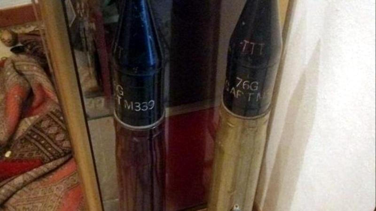 The three anti-aircraft projectiles located in a building in the Eixample.