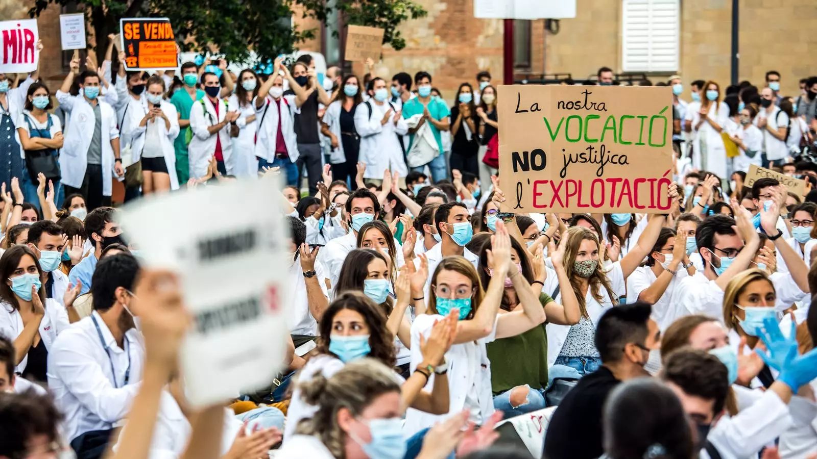 Metges interns residents durant la vaga del 21 al 23 de setembre per demanar una millora de les condicions laborals