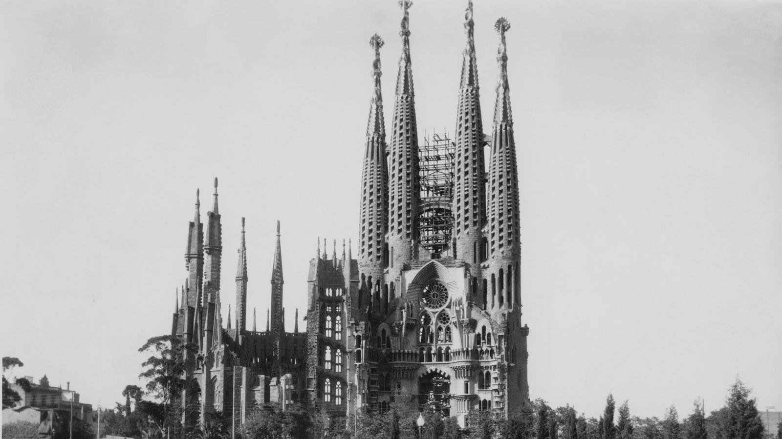 The Sagrada Familia in the mid-20th century.