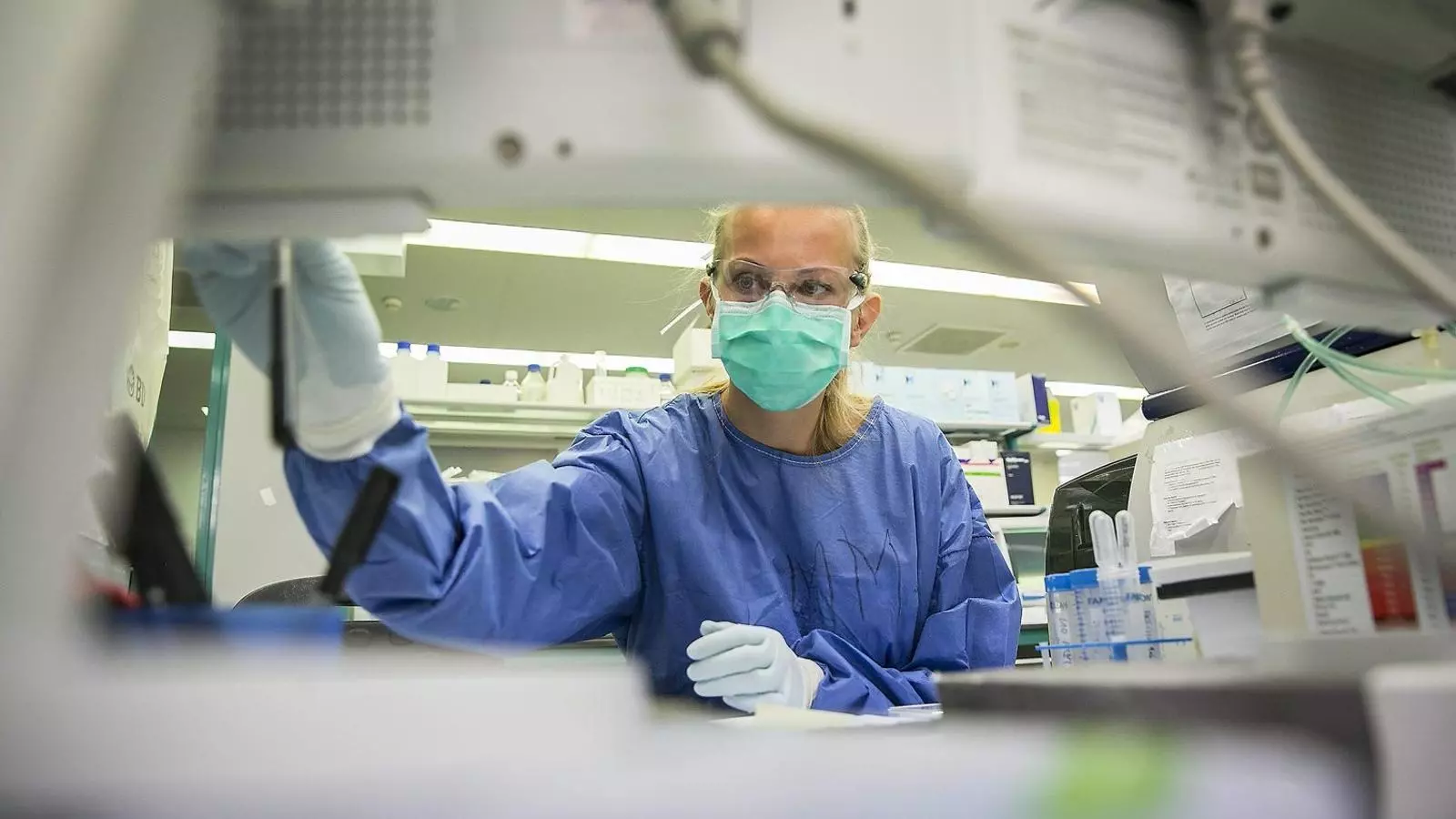Laboratori d’IrsiCaixa, a l’Hospital Germans Trias, on s’investiga en la vacuna contra la sida.
