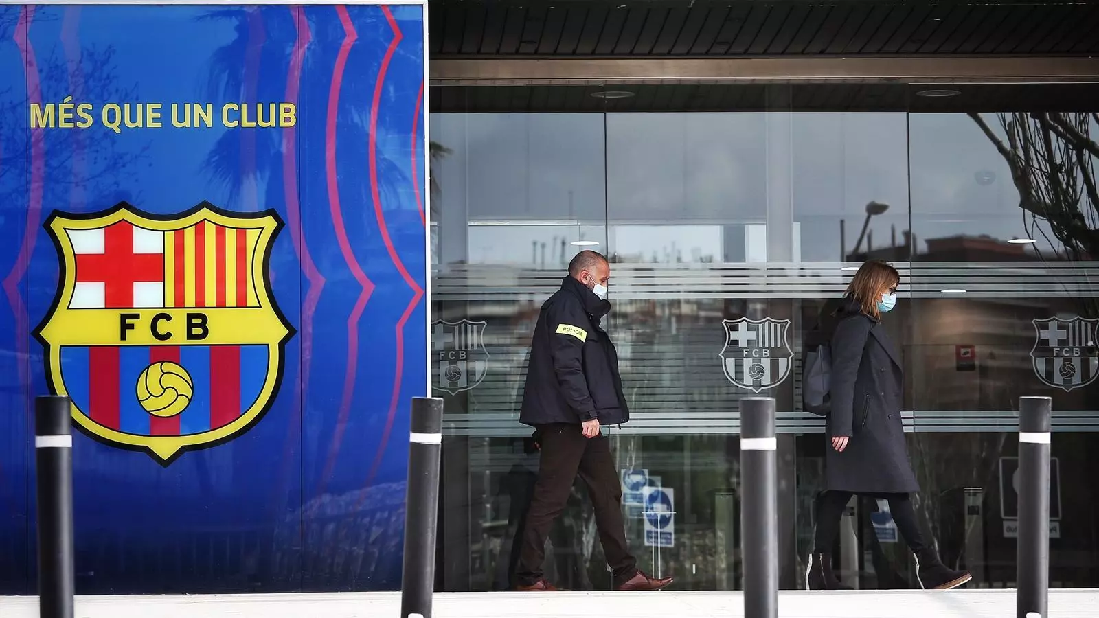 Marta Fernandez, commissioner of the economic crimes unit of the Mossos, leaving the offices of Barça