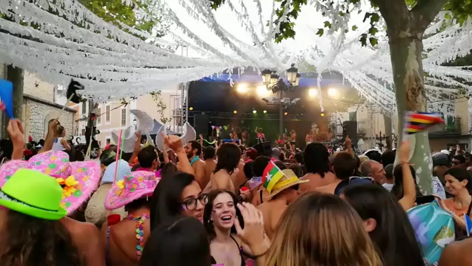Mallorca viu la seva fantasia quasi nudista gràcies a la correguda de Bunyola