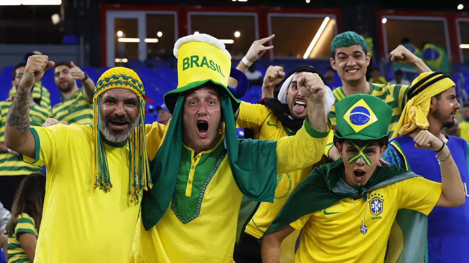 Aficionats del Brasil, abans del partit contra Corea del Sud