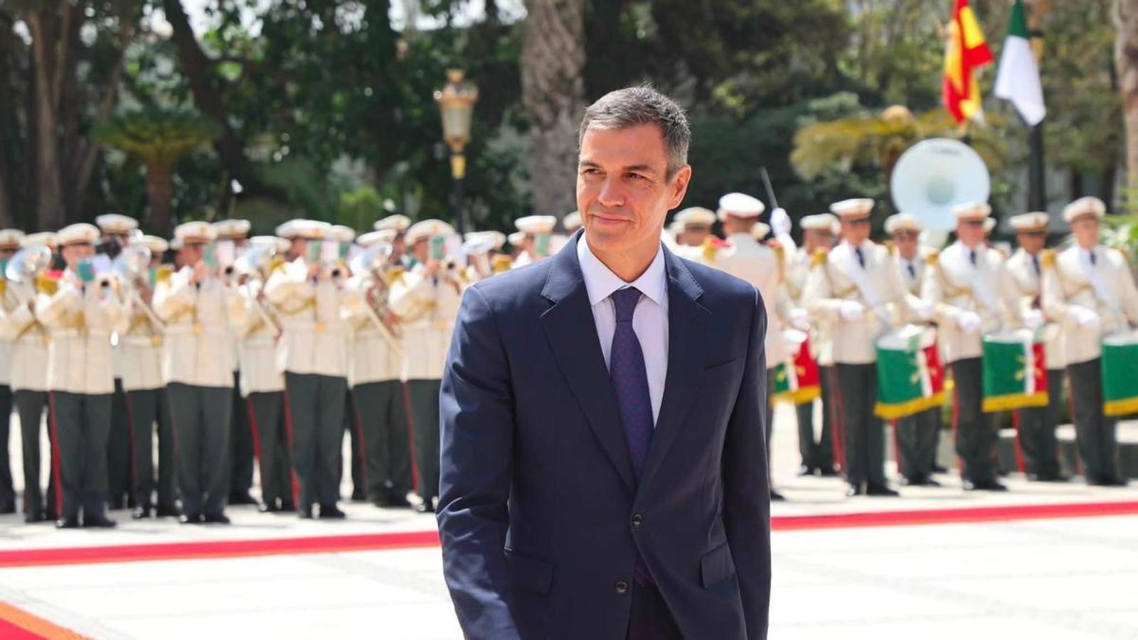 El presidente del gobierno español, Pedro Sánchez, durante su visita a Argelia.
