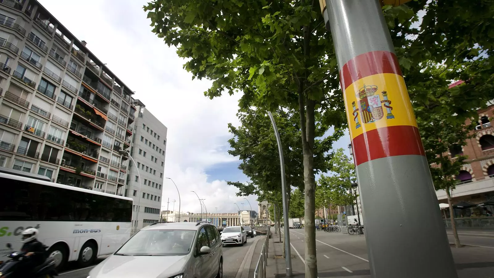 La banquera espanyola en una semàfor de Barcelona