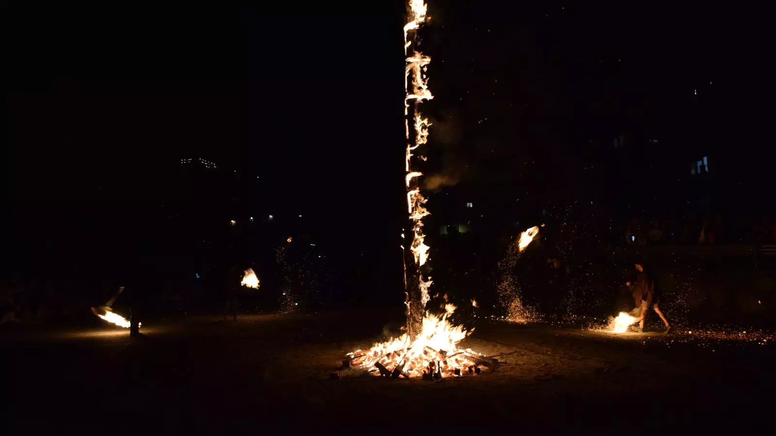 La crema del mai amb les falles a Ordino.