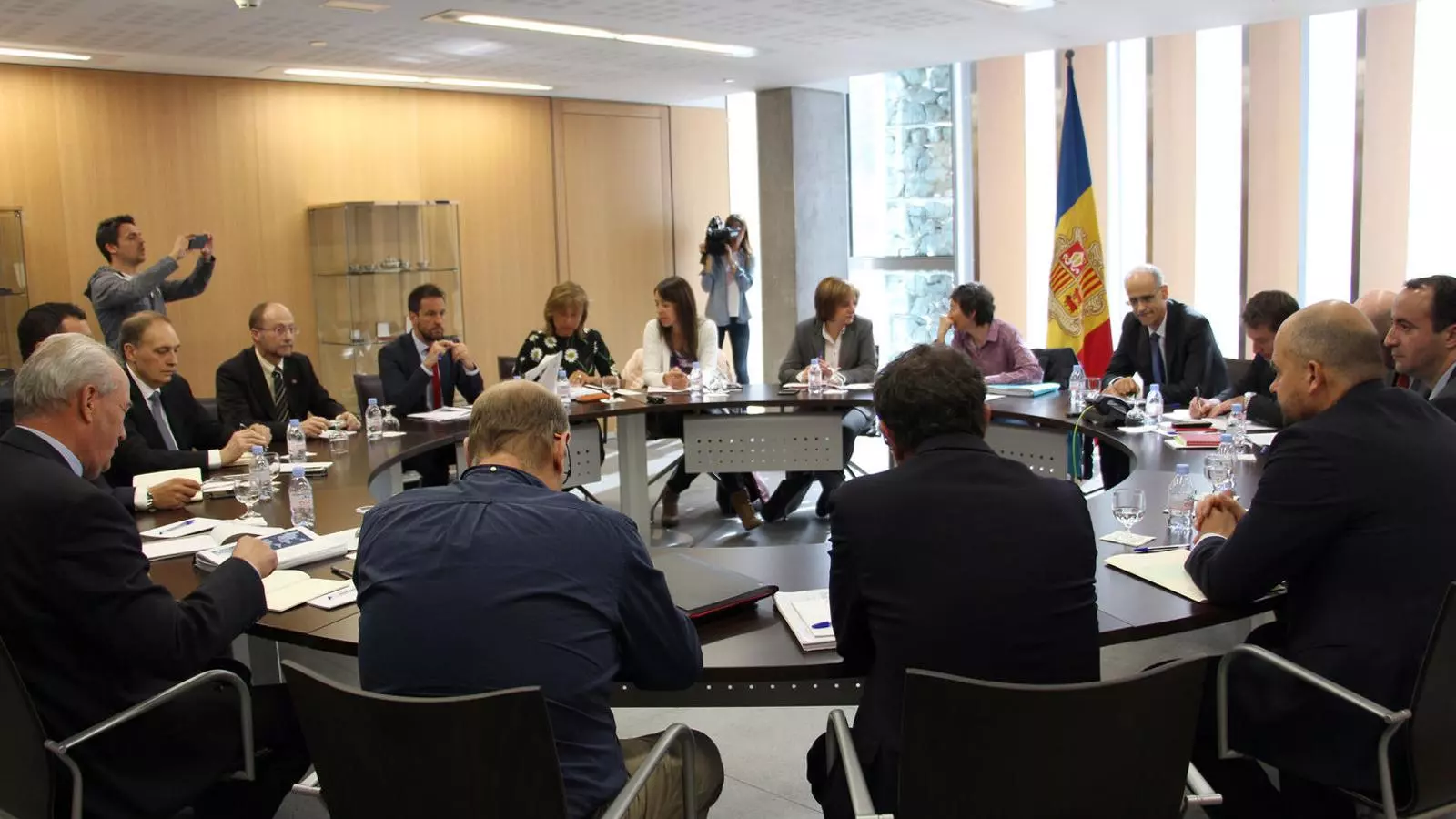 Una de les reunions entre el Govern, els comuns i el Consell General per a les lleis de competències i transferències. / ARXIU ANA