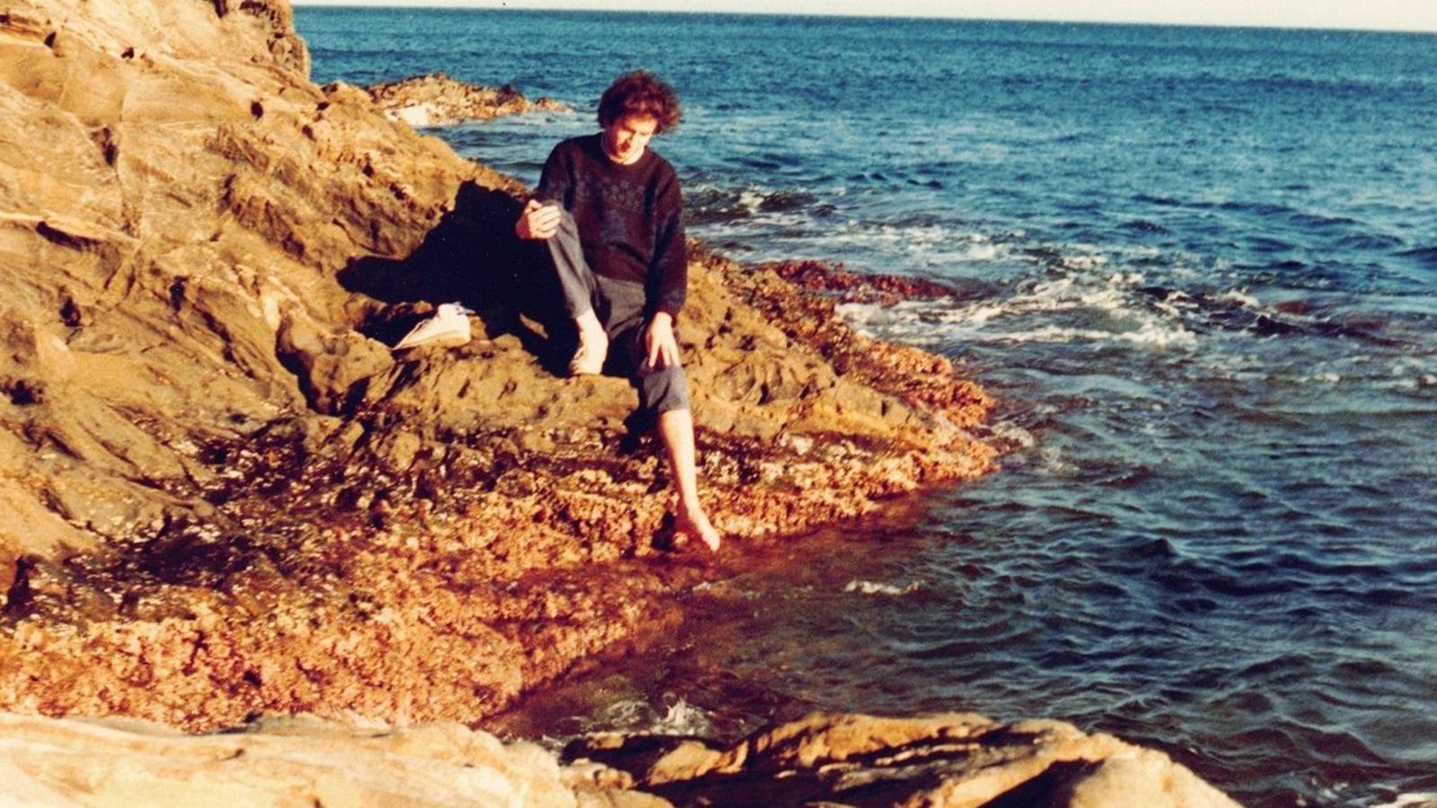 El escritor en Cap de Creus el año 1990