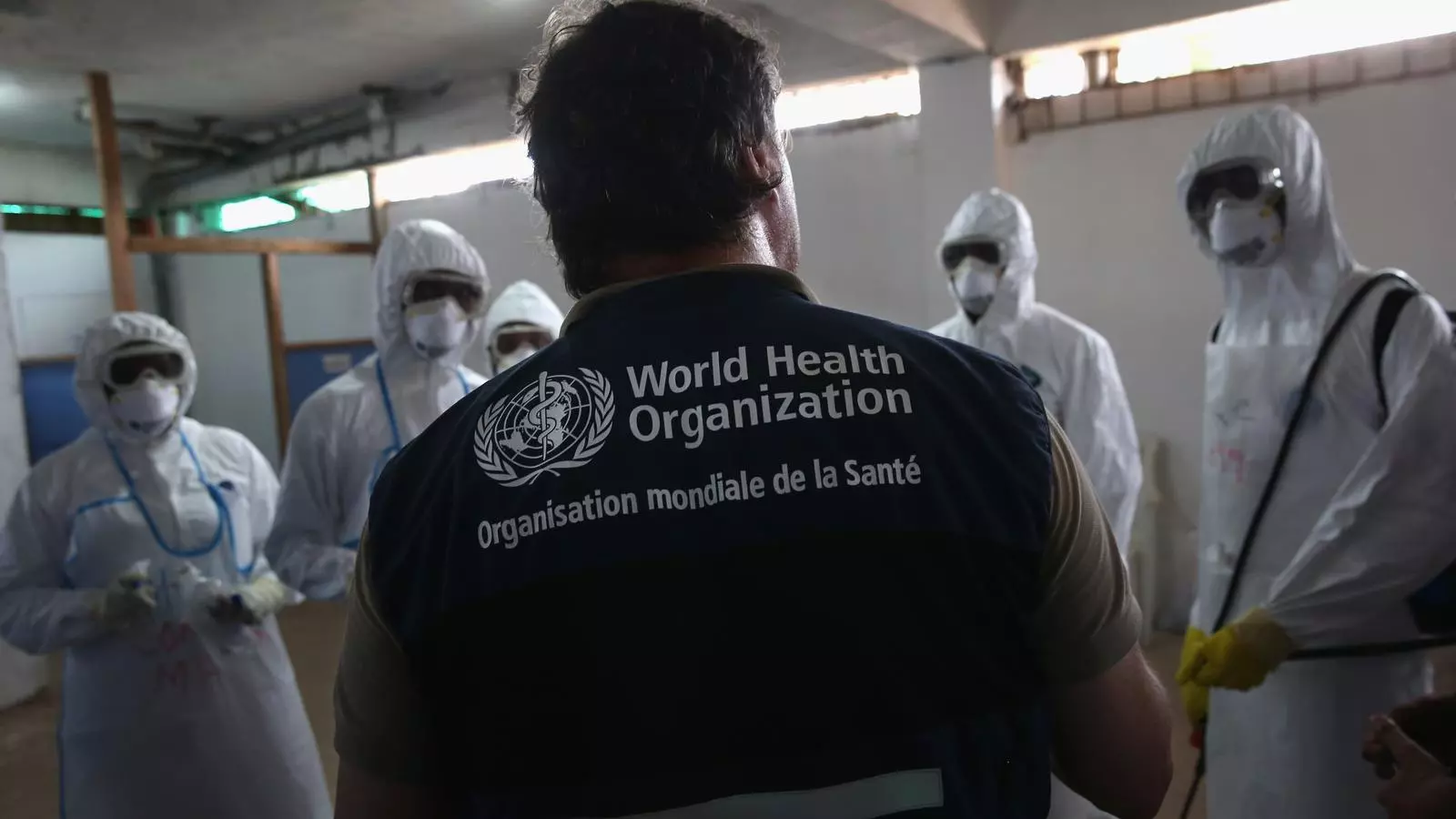 Personal de la Organización Mundial de la Salud (OMS) que trabajaba en respuesta al brote del Ébola a la República Federal del Congo (RFC).