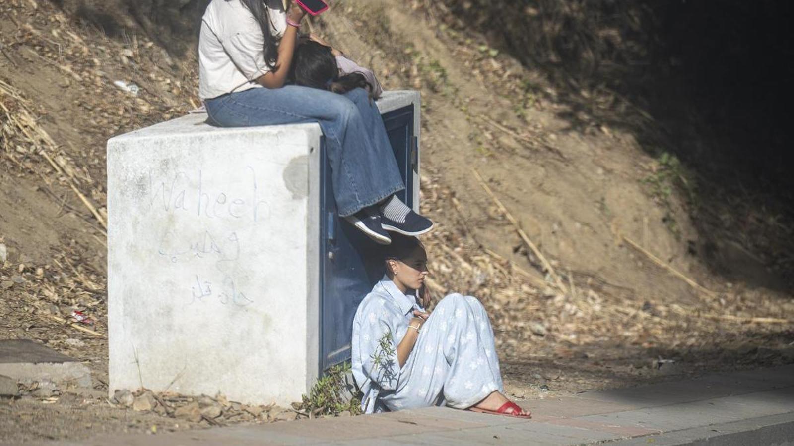 El Centro Ecuestre de Ceuta ha empezado a recibir este lunes mujeres y niñas migrantes que estaban en diferentes asentamientos provisionales de la ciudad
