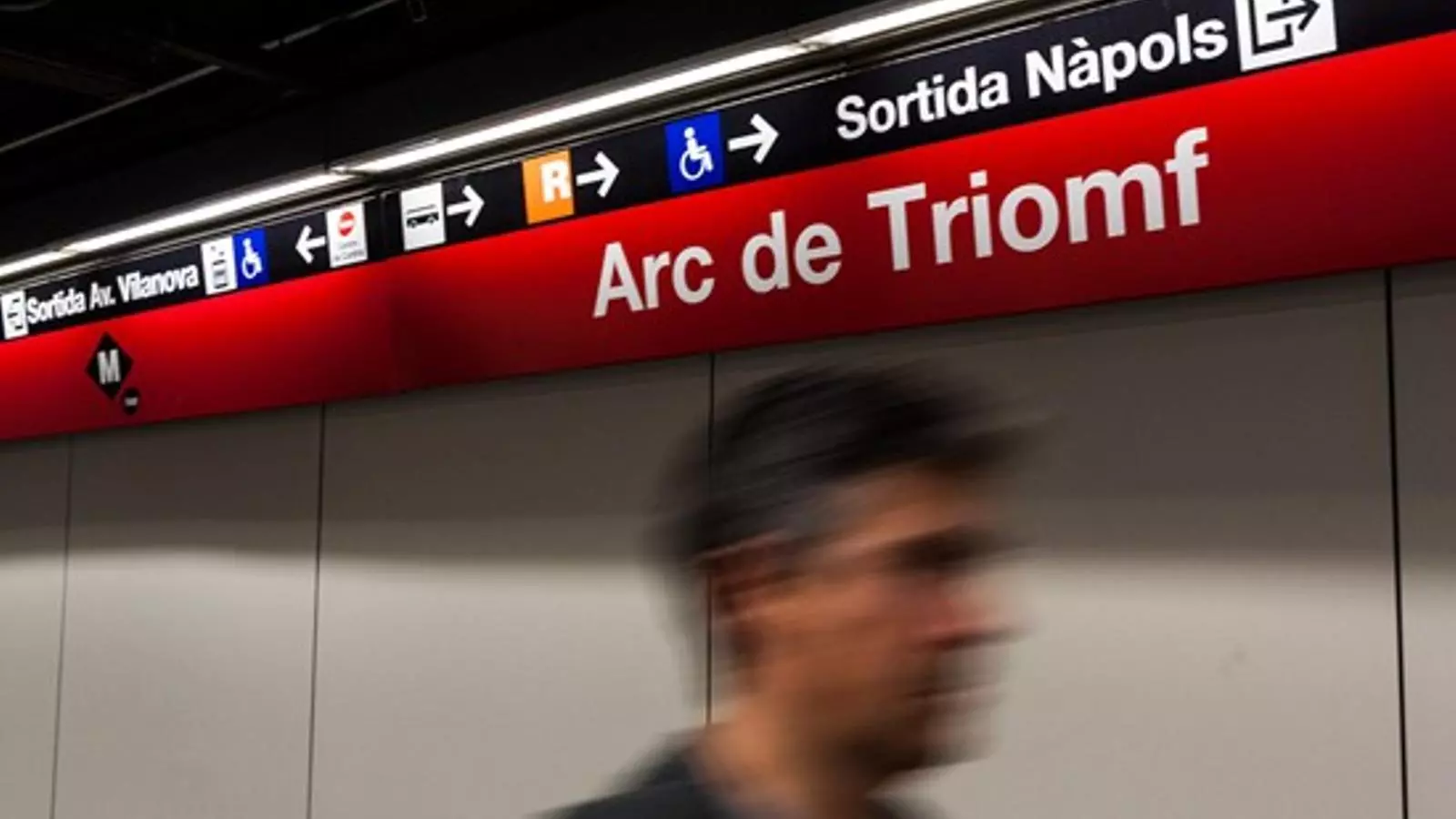 Els fets han ocorregut aquesta tarda a l'estació d'Arc de Triomf / TMB