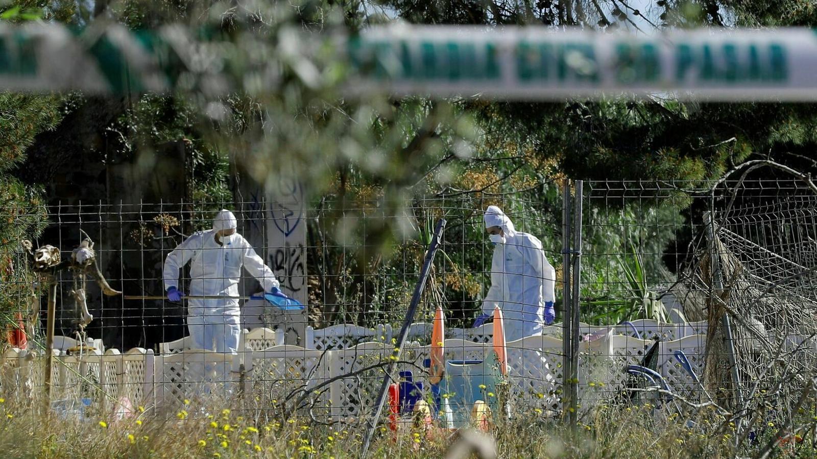 Entorn del domicili familiar dels dos nens que van ser trobats morts a Godella.