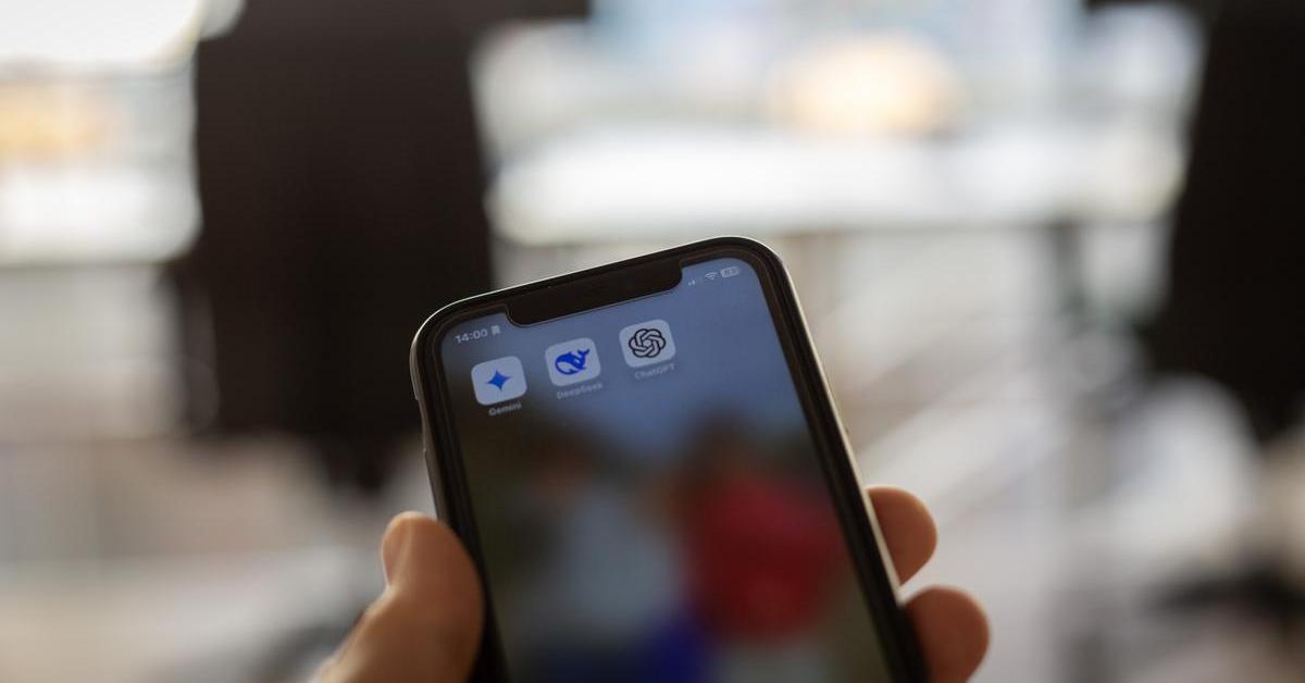 "Per molt ben entrenat que estigui el Sam, no hi ha algoritme que pugui substituir la trobada entre dues fragilitats realment humanes"

Un article de Liliana Arroyo✍️