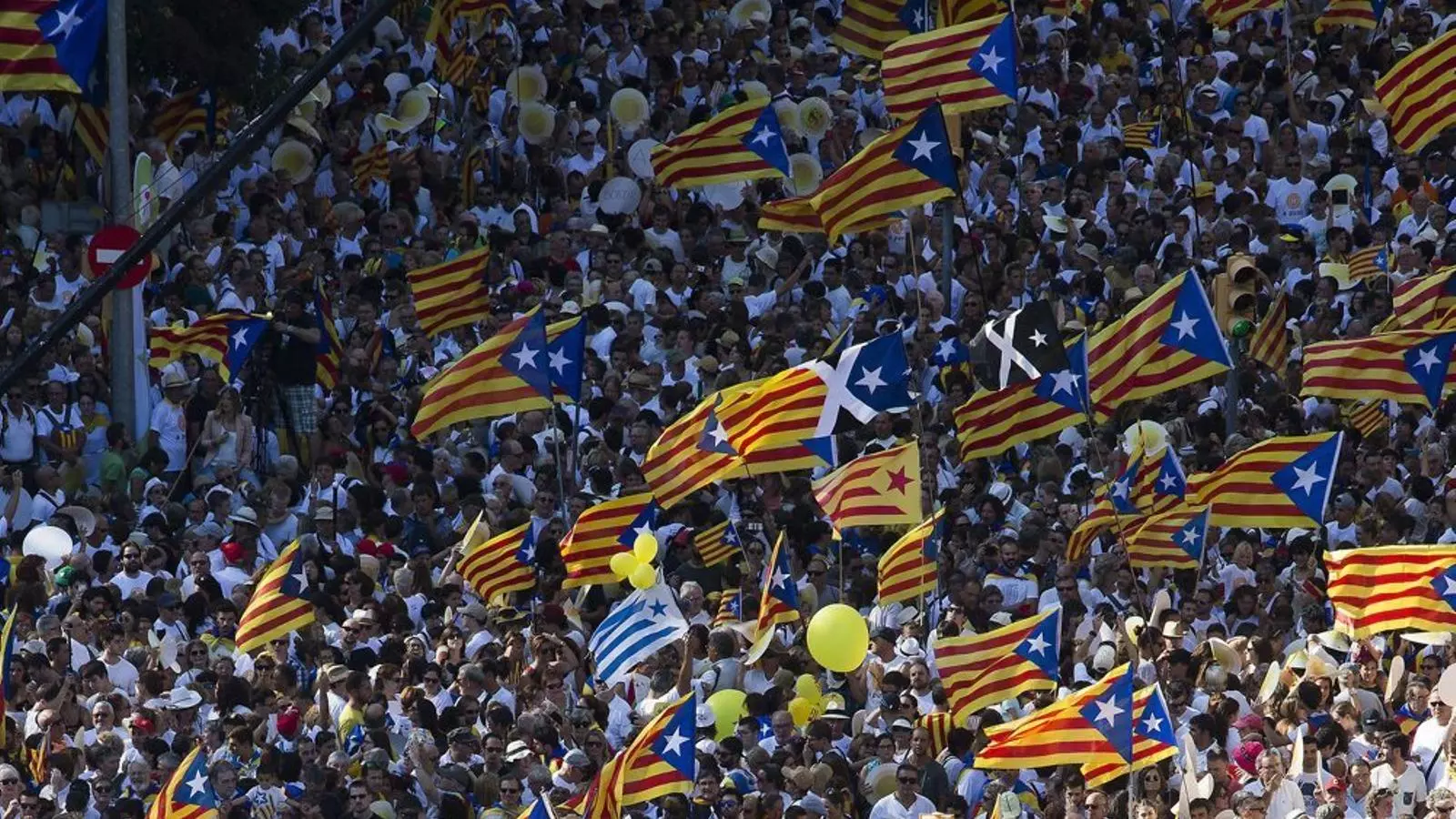 Més de mig milió de persones van participar en l’acte de la Diada a Barcelona.