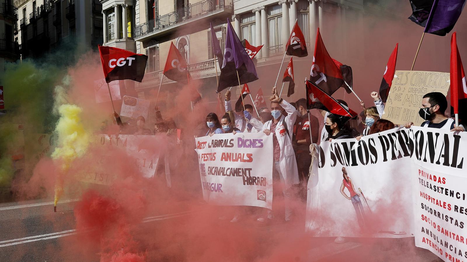 Capçalera de la manifestación a su paso por Vía Laietana